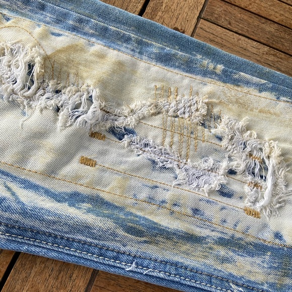 8ighth DStrkt Jeans Mens 30X 32 light wash Distressed/ Destroyer jeans. - Picture 12 of 15